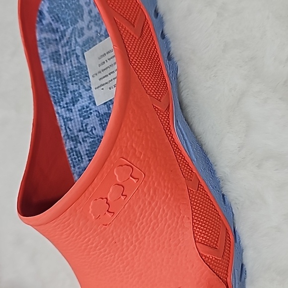 Coral/orange Gardening Rubber Putdoor Clogs Size 7/8 - Picture 3 of 5